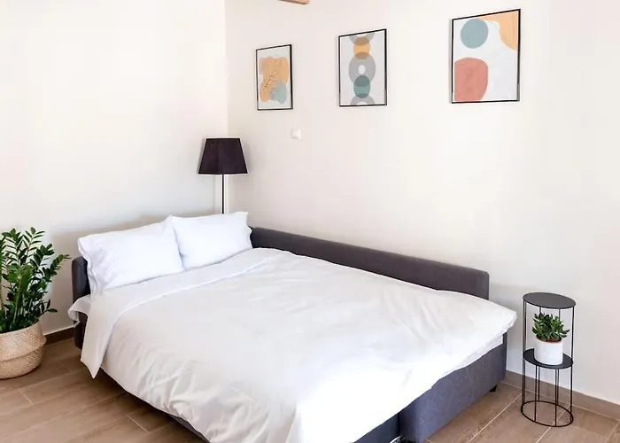 Lake View Terrace Apartment
